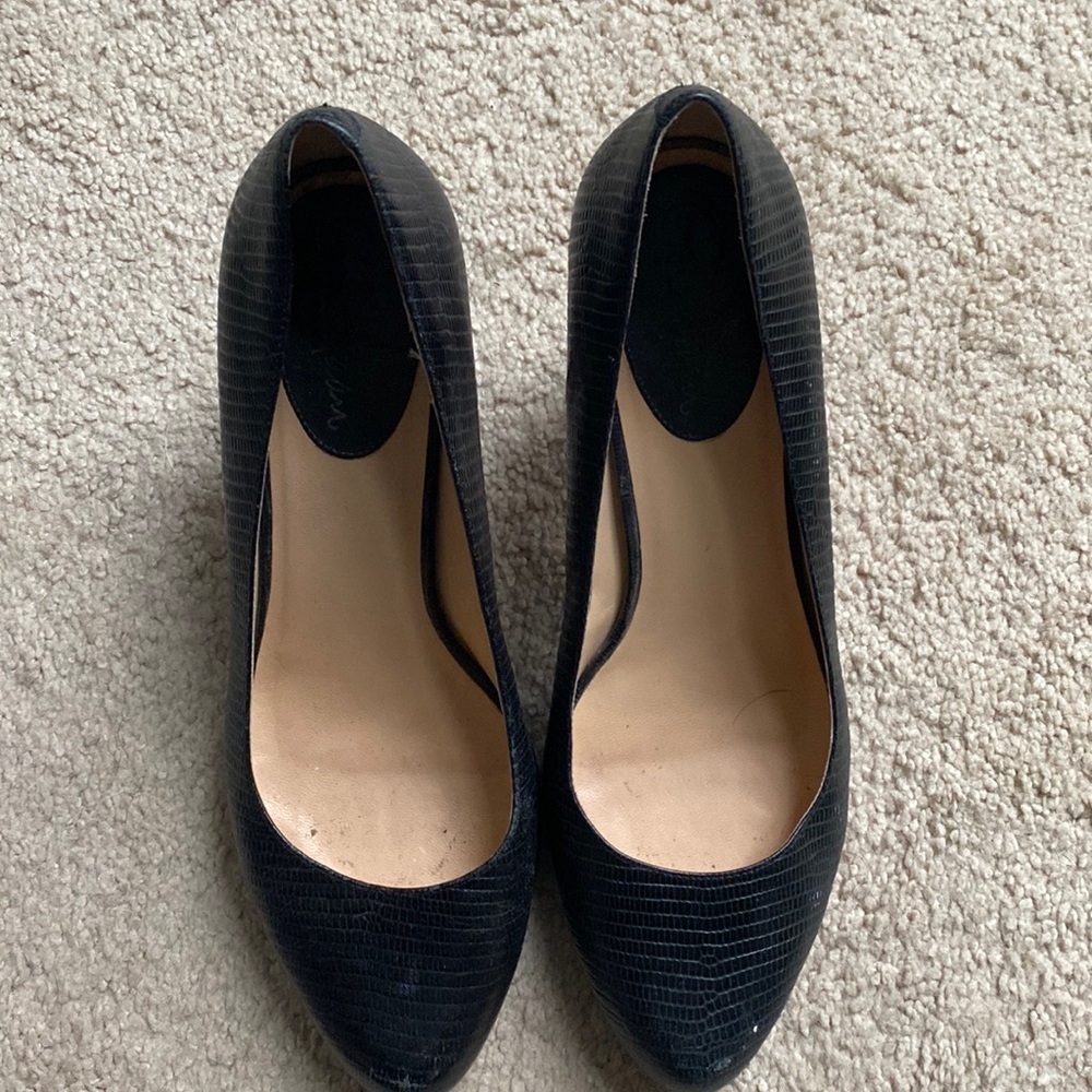 Cole haan leather pumps